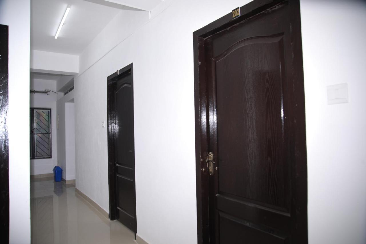 Hotel Meghna Residency Thiruvananthapuram Zewnętrze zdjęcie