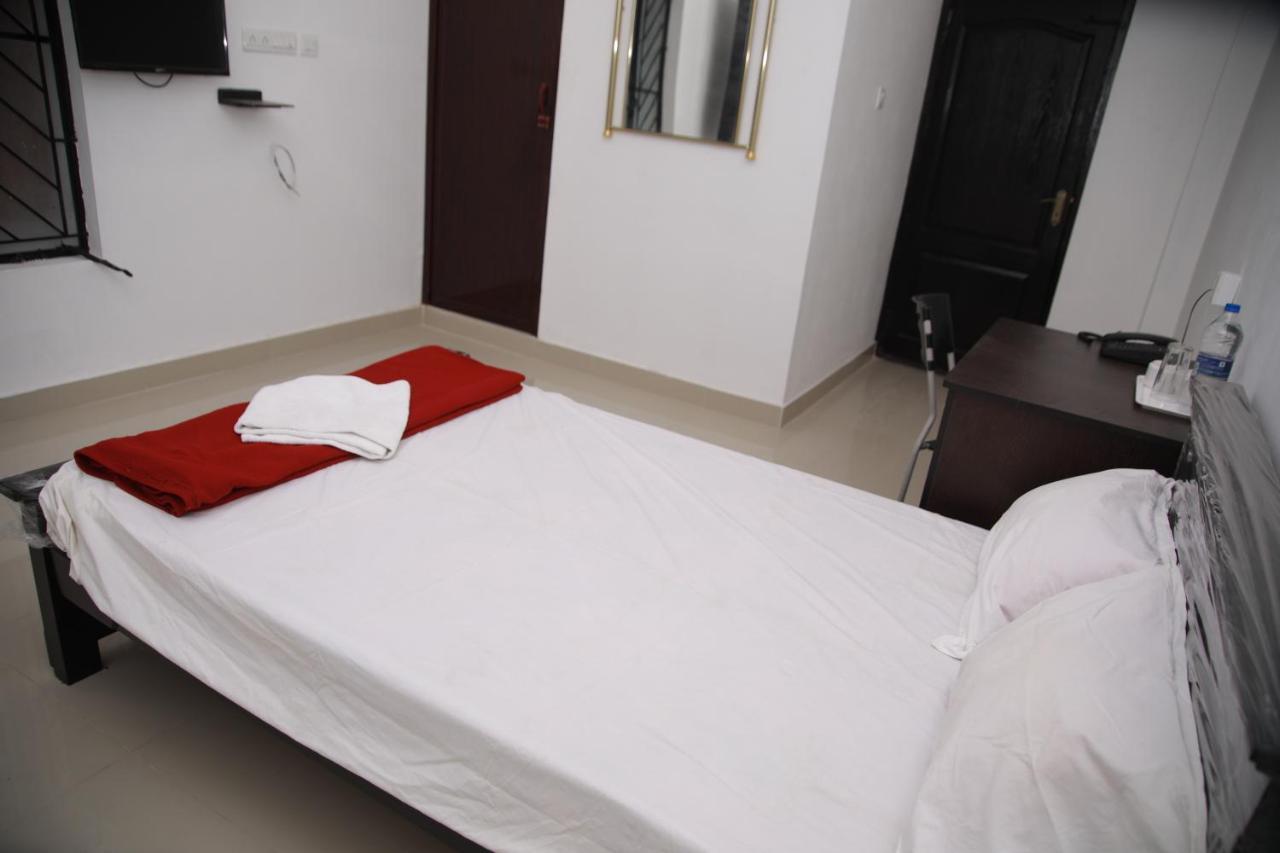 Hotel Meghna Residency Thiruvananthapuram Zewnętrze zdjęcie