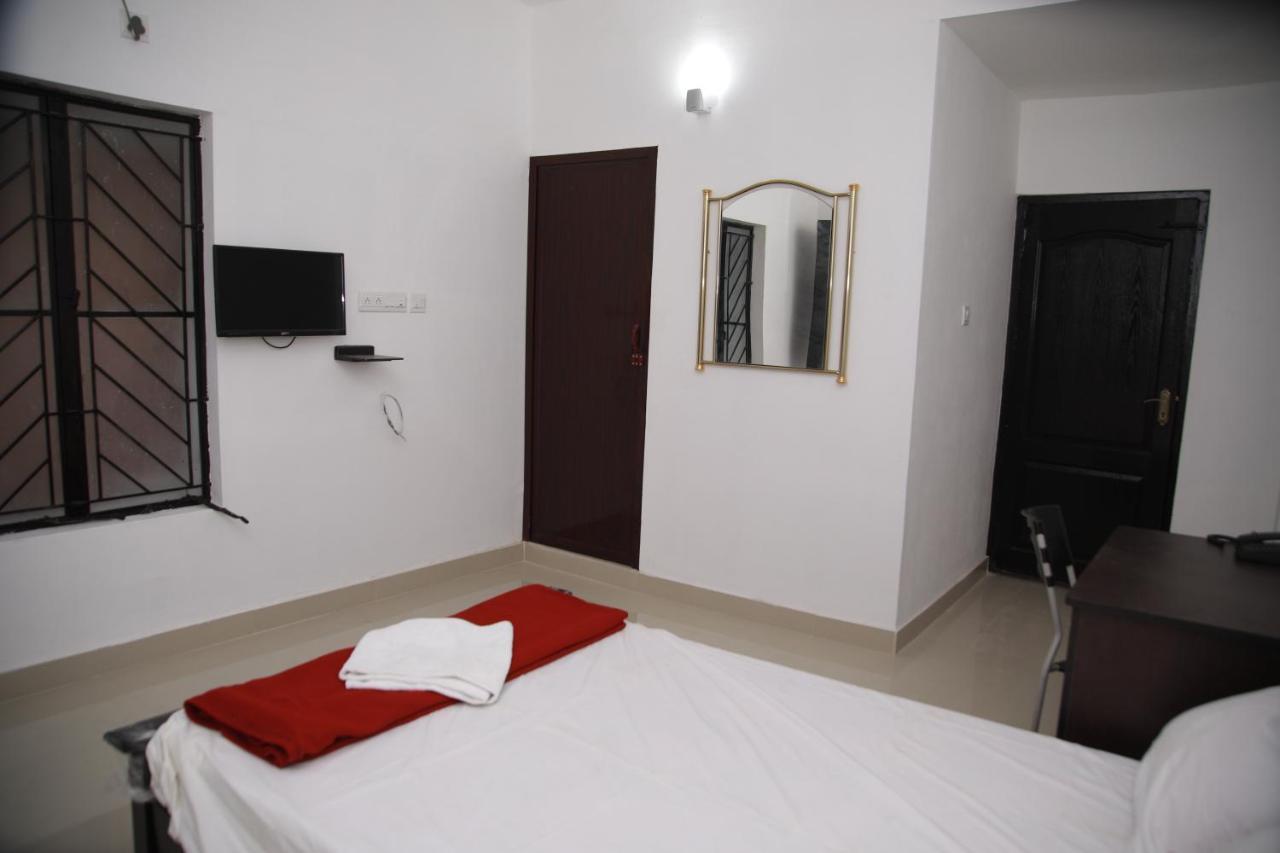 Hotel Meghna Residency Thiruvananthapuram Zewnętrze zdjęcie