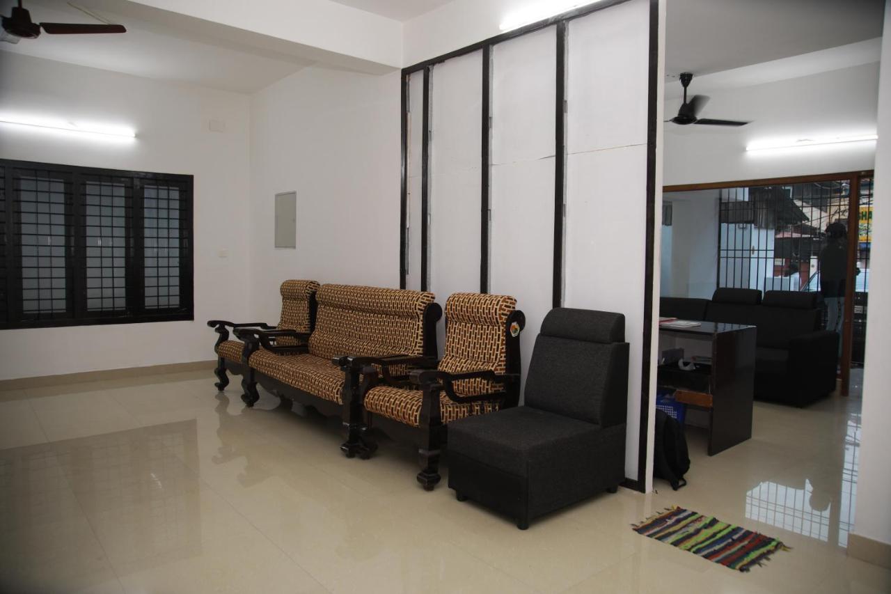 Hotel Meghna Residency Thiruvananthapuram Zewnętrze zdjęcie