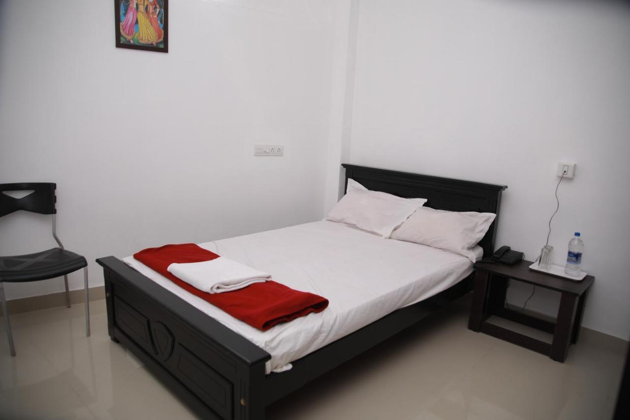 Hotel Meghna Residency Thiruvananthapuram Zewnętrze zdjęcie