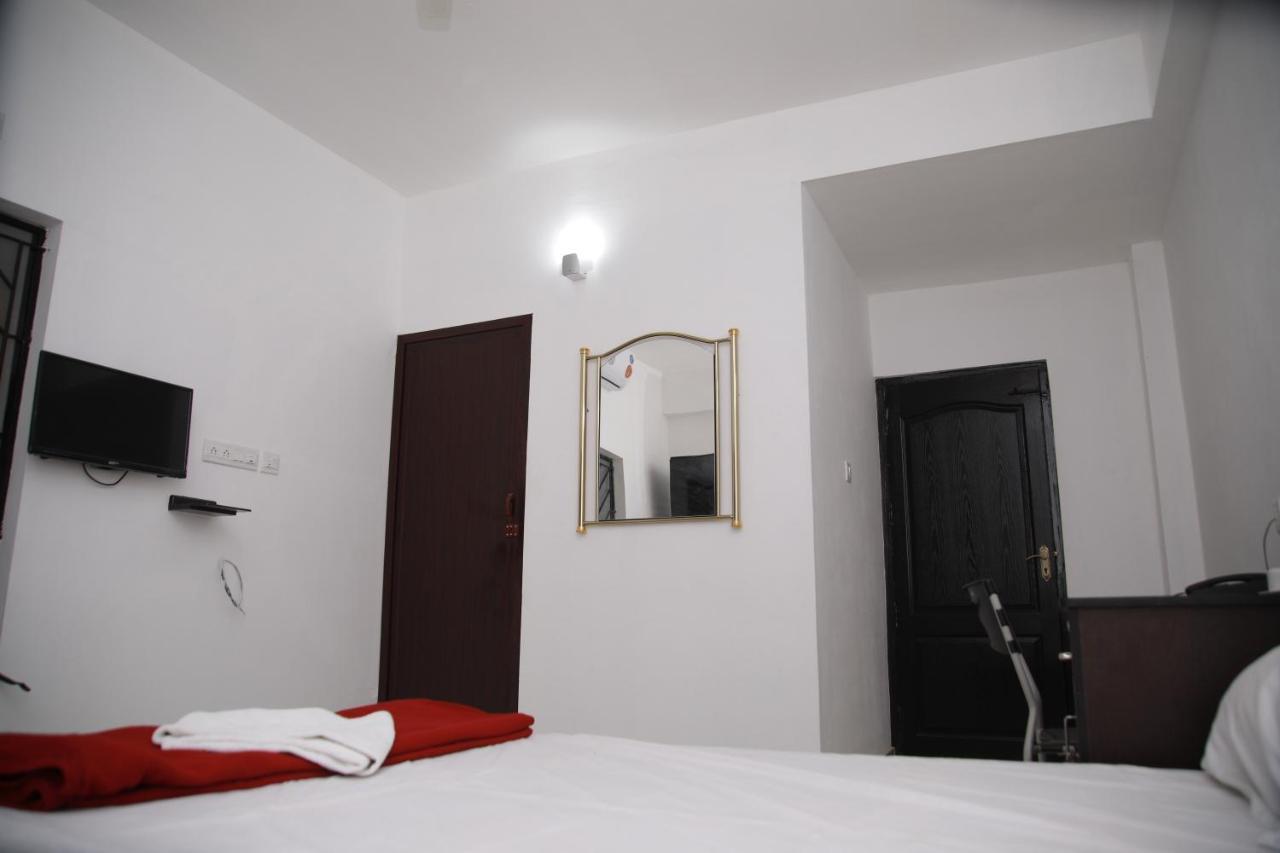 Hotel Meghna Residency Thiruvananthapuram Zewnętrze zdjęcie
