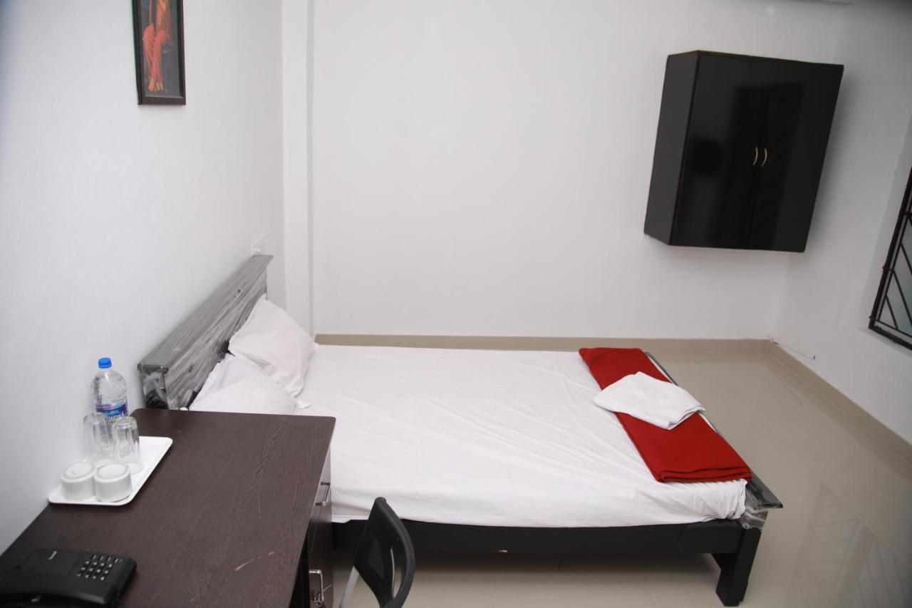 Hotel Meghna Residency Thiruvananthapuram Zewnętrze zdjęcie