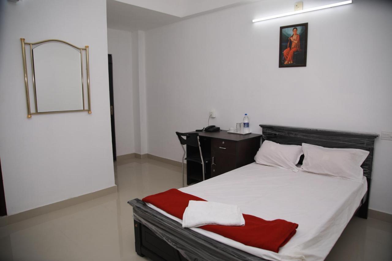 Hotel Meghna Residency Thiruvananthapuram Zewnętrze zdjęcie