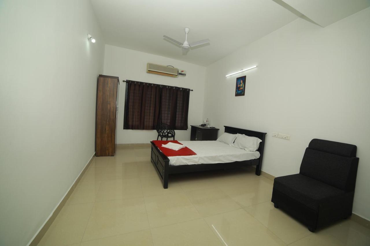Hotel Meghna Residency Thiruvananthapuram Zewnętrze zdjęcie