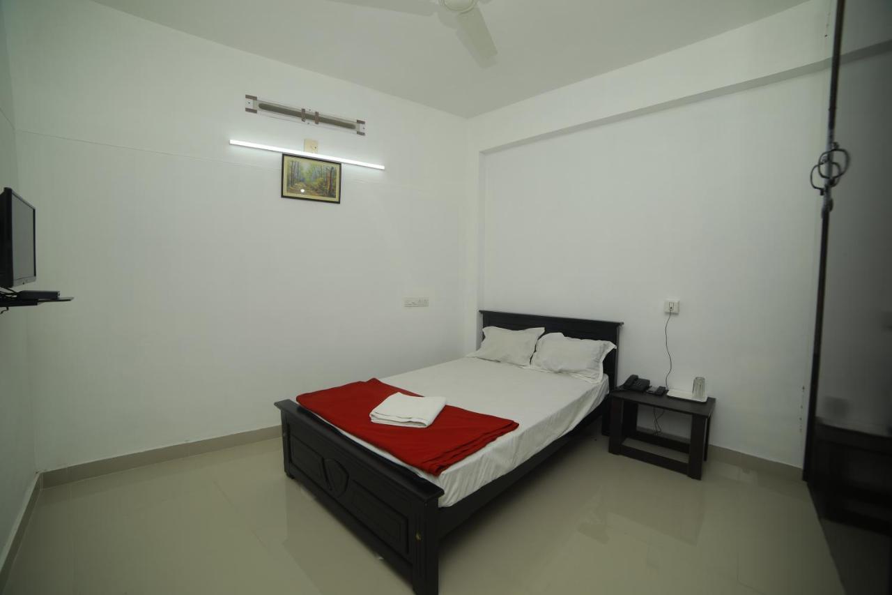 Hotel Meghna Residency Thiruvananthapuram Zewnętrze zdjęcie