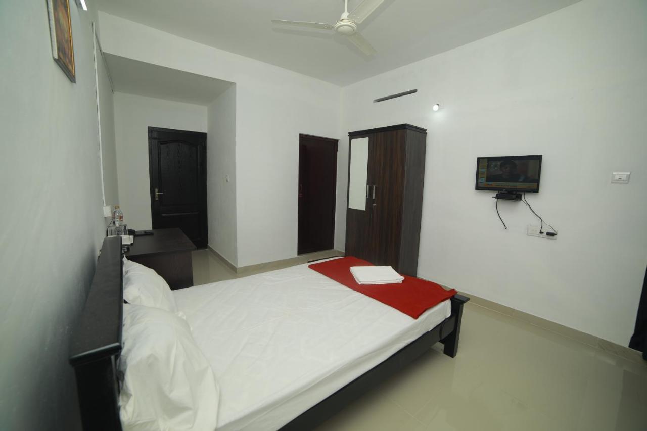 Hotel Meghna Residency Thiruvananthapuram Zewnętrze zdjęcie