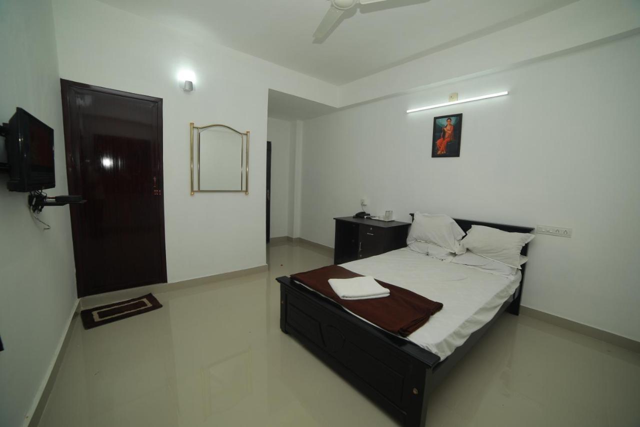 Hotel Meghna Residency Thiruvananthapuram Zewnętrze zdjęcie