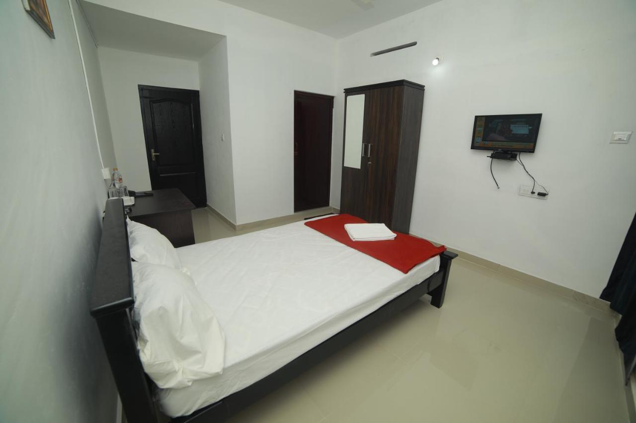 Hotel Meghna Residency Thiruvananthapuram Zewnętrze zdjęcie