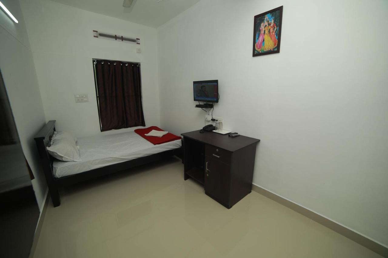 Hotel Meghna Residency Thiruvananthapuram Zewnętrze zdjęcie