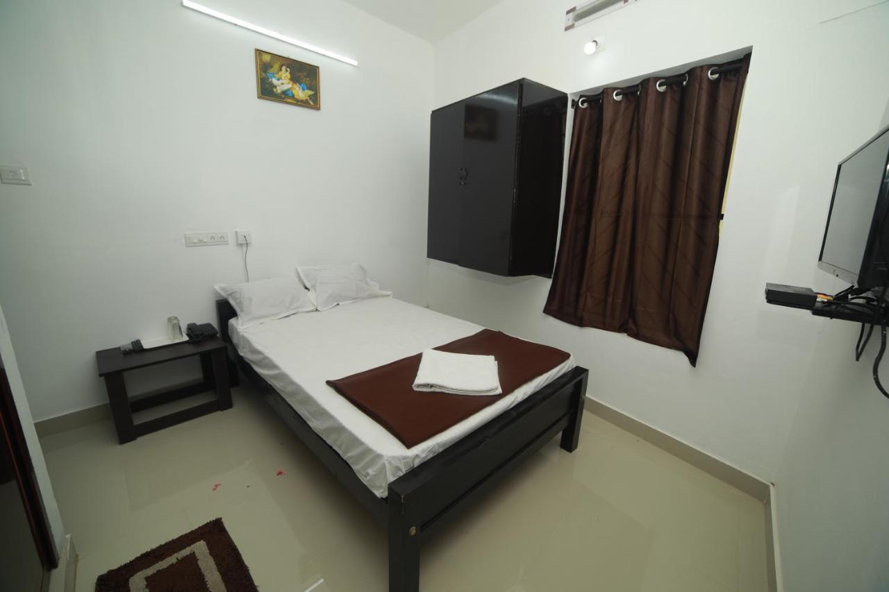 Hotel Meghna Residency Thiruvananthapuram Zewnętrze zdjęcie