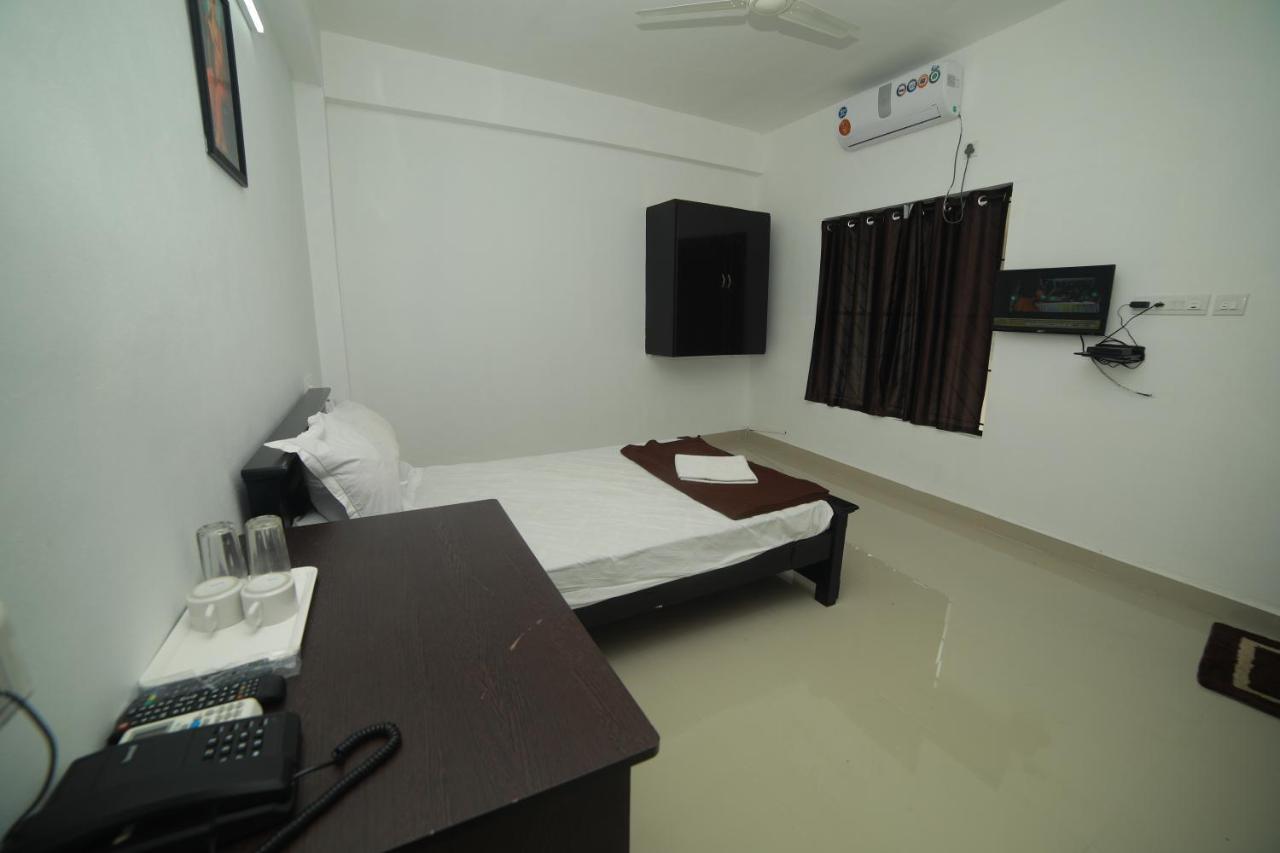 Hotel Meghna Residency Thiruvananthapuram Zewnętrze zdjęcie