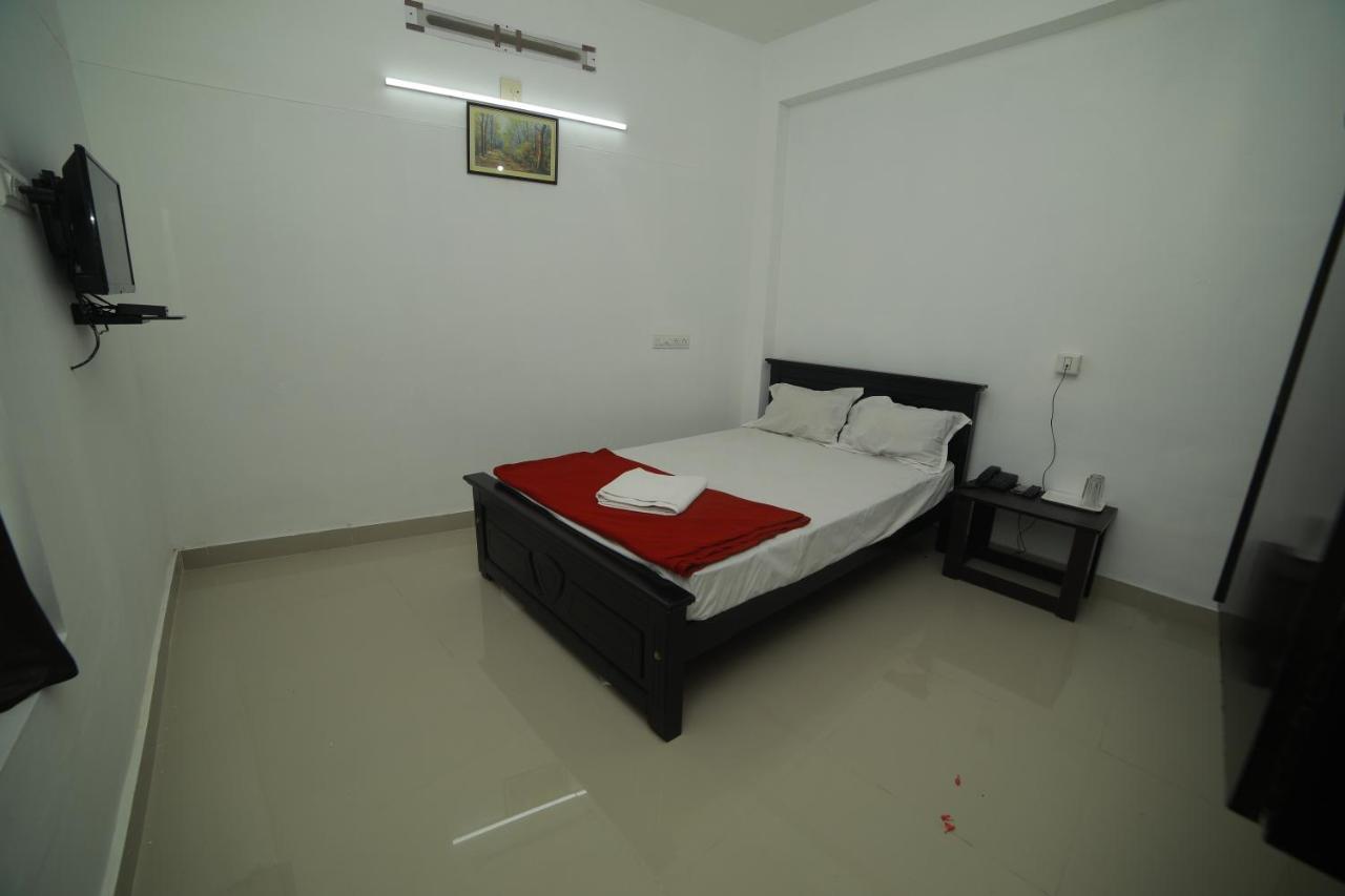Hotel Meghna Residency Thiruvananthapuram Zewnętrze zdjęcie