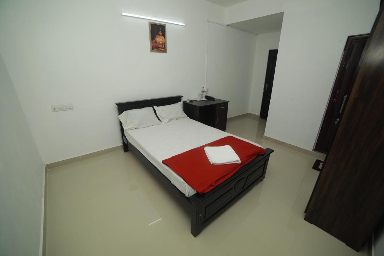 Hotel Meghna Residency Thiruvananthapuram Zewnętrze zdjęcie