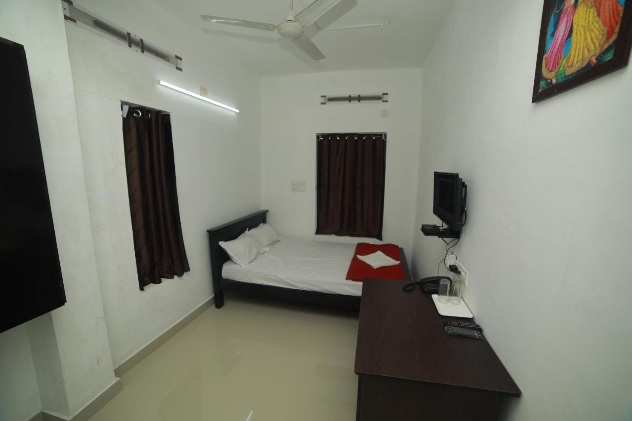 Hotel Meghna Residency Thiruvananthapuram Zewnętrze zdjęcie