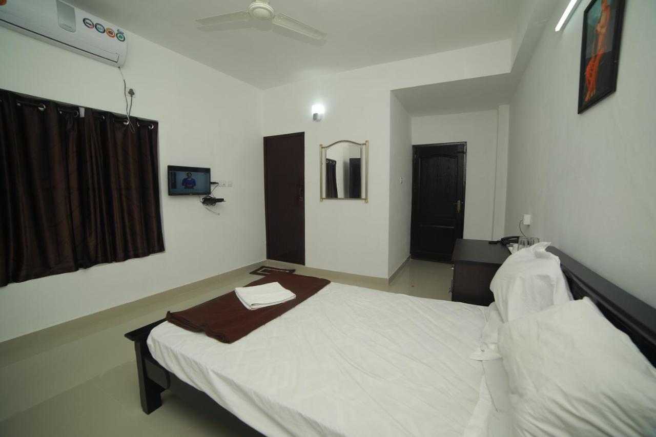Hotel Meghna Residency Thiruvananthapuram Zewnętrze zdjęcie